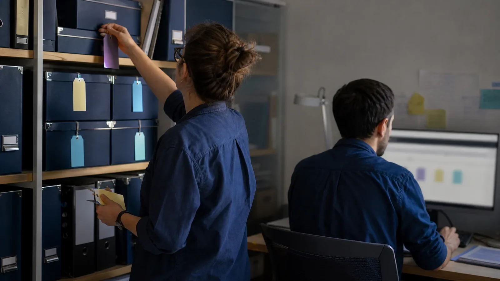découvrez la définition de la gouvernance des données : un processus essentiel pour assurer la qualité, la sécurité et la gestion des données au sein des organisations. apprenez comment cette pratique stratégique aide à optimiser l'utilisation des informations tout en respectant les réglementations.