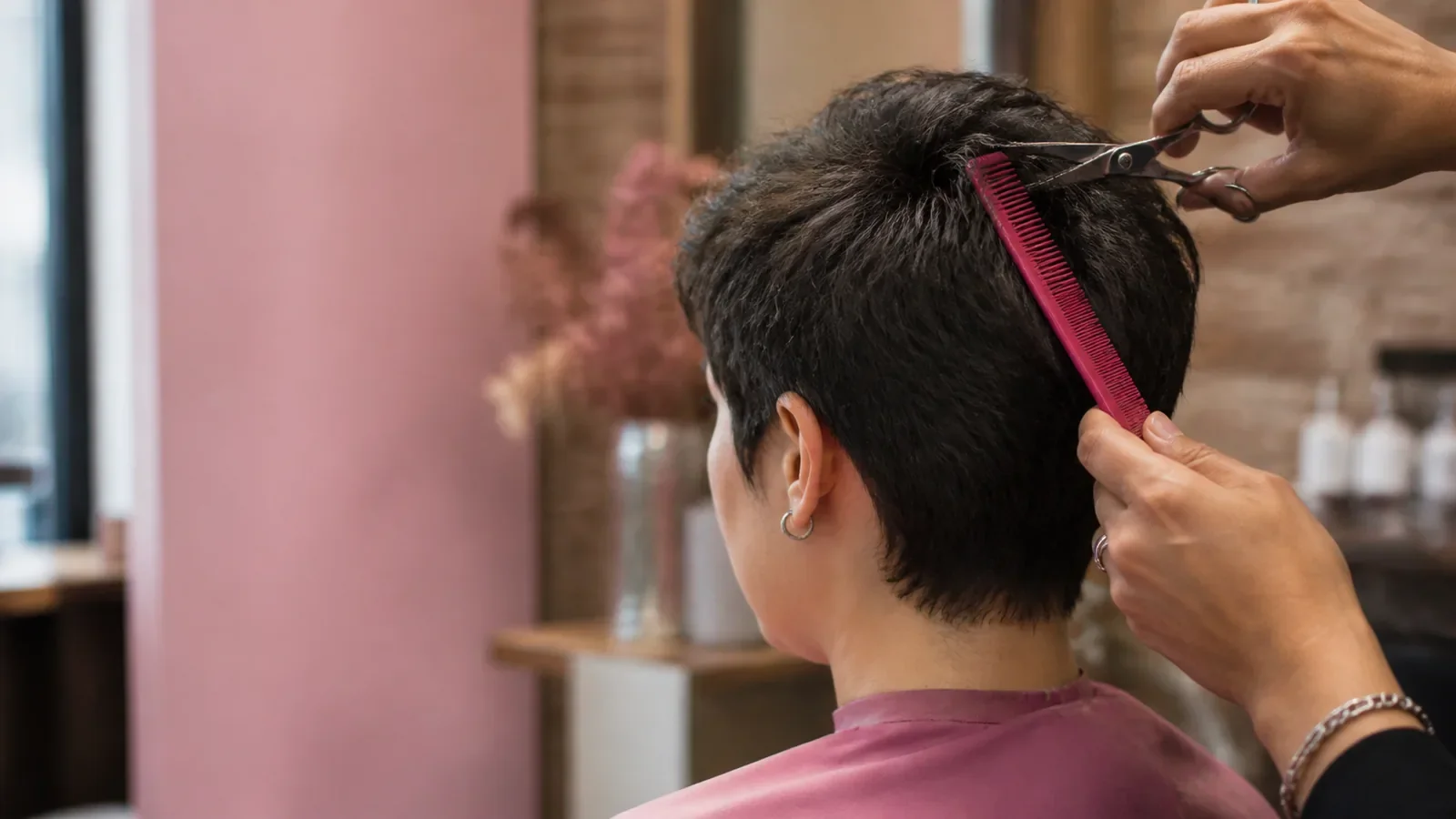 découvrez la coupe pixie : une coiffure courte, moderne et féminine. définition, histoire et conseils pour adopter ce style emblématique.